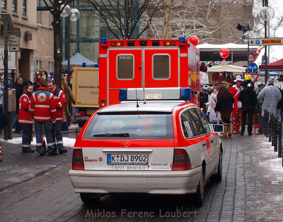 Feuerwehr Rettungsdienst Koelner Rosenmontagszug 2010 P082.JPG